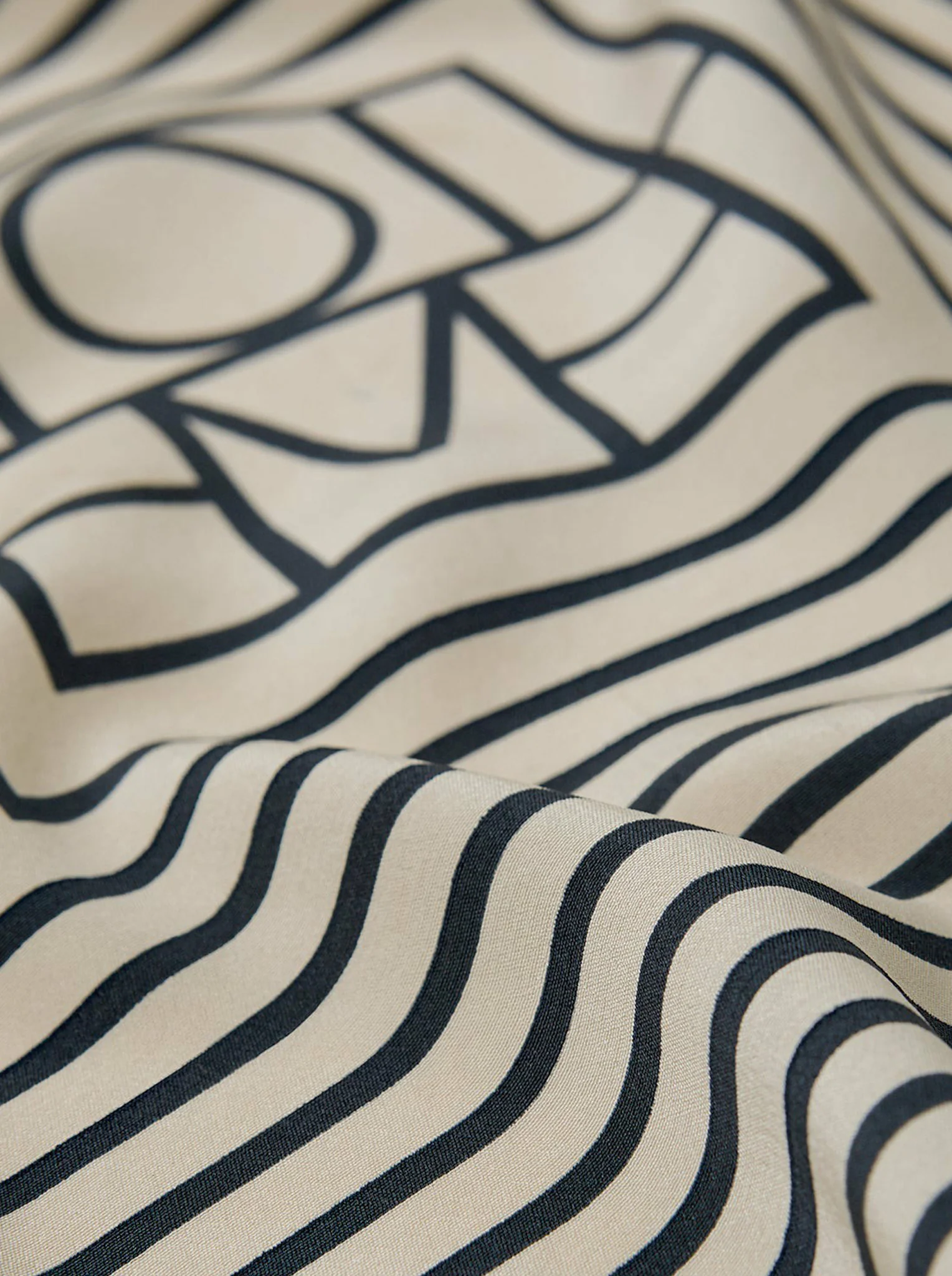 SIGNATURE MONOGRAM SILK SCARF - Image 4